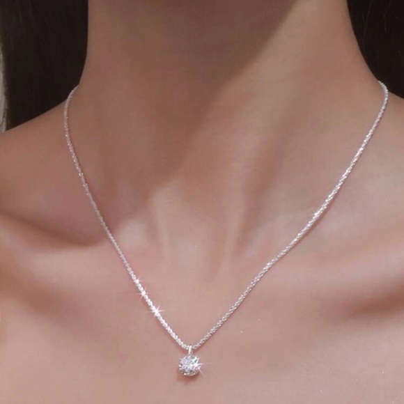 Jewelry - 18” Elegant necklace